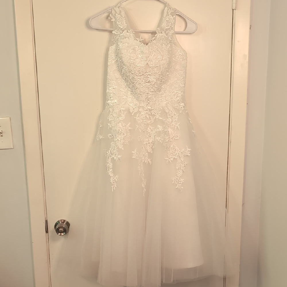 White Sleeveless Halter A-Line Bridal Gown